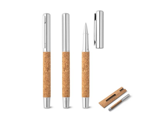 ANDREW. Roller com corpo em aço inox 90% reciclado e cortiça com escrita em azul